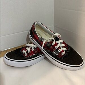 Vans Women's Black & Red Plaid Low-Top Sneakers